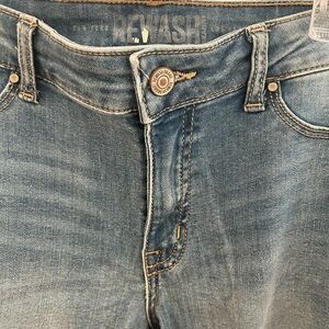 Rewash Women’s Jeans size 9 ripped straight pant zip fly size 29 stretch fit